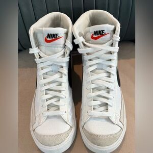 Nike Blazer Mid ‘77 Vintage White-Black. 6 YOUTH